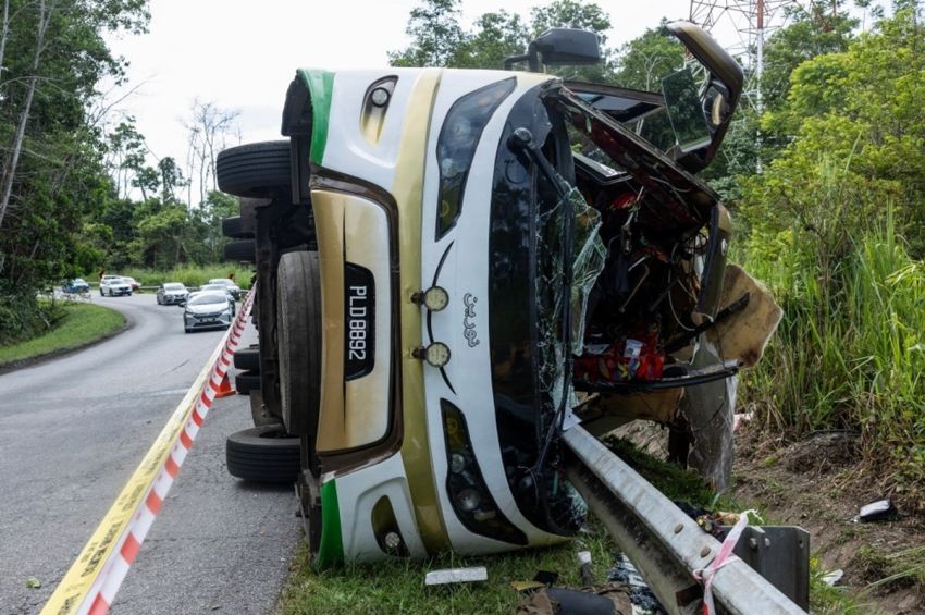 Bus Angkut Mahasiswa Tabrak Minivan di Malaysia, 15 Orang Tewas