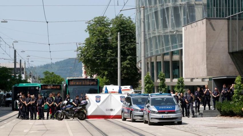 Tragedi Berdarah di SMA, 10 Siswa Tewas, Pelaku Tewas Bunuh Diri