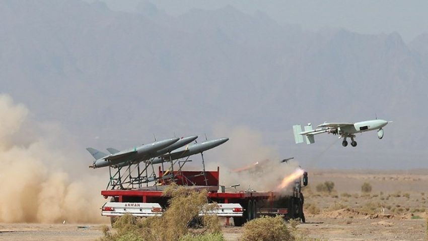 Balas Serangan Israel, Iran Tembakkan 100 Drone