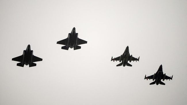 Unjuk Kekuatan di Timur Tengah, AS Kirim Jet Tempur Canggih Hadapi Iran