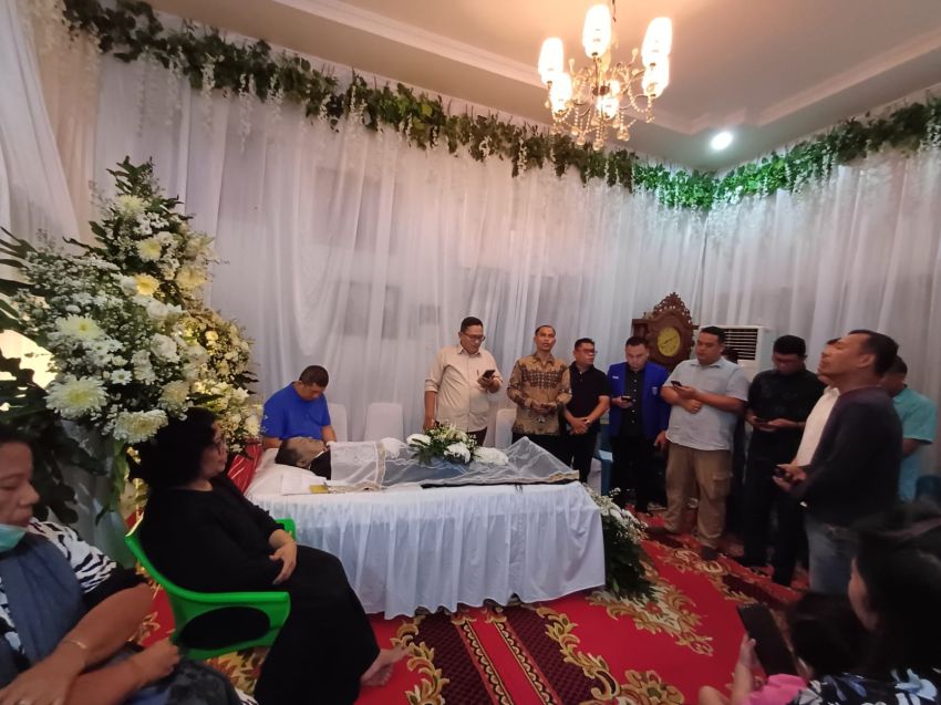 GAMKI Sumut Melayat ke Rumah Duka Wartawan SIB Drs Eddy Madya Bukit