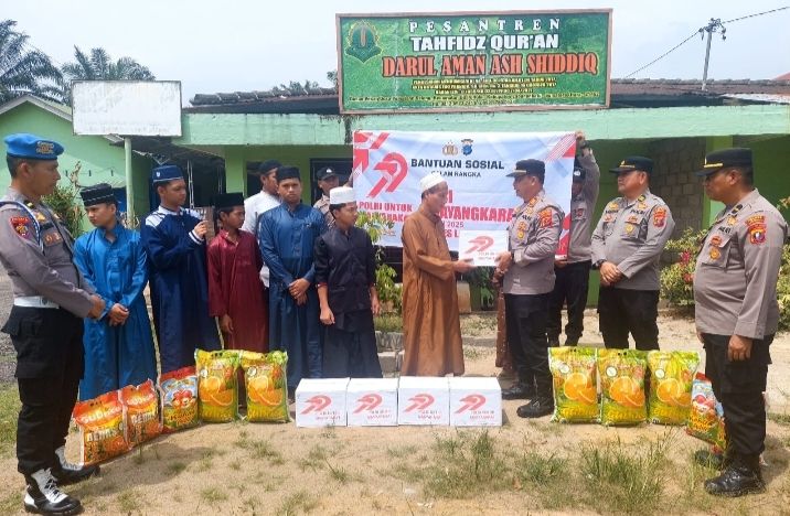 Polsek Bilah Hulu Salurkan Bantuan Pangan ke Pondok Pesantren Darul Aman Ash Shiddiq Pematangseleng