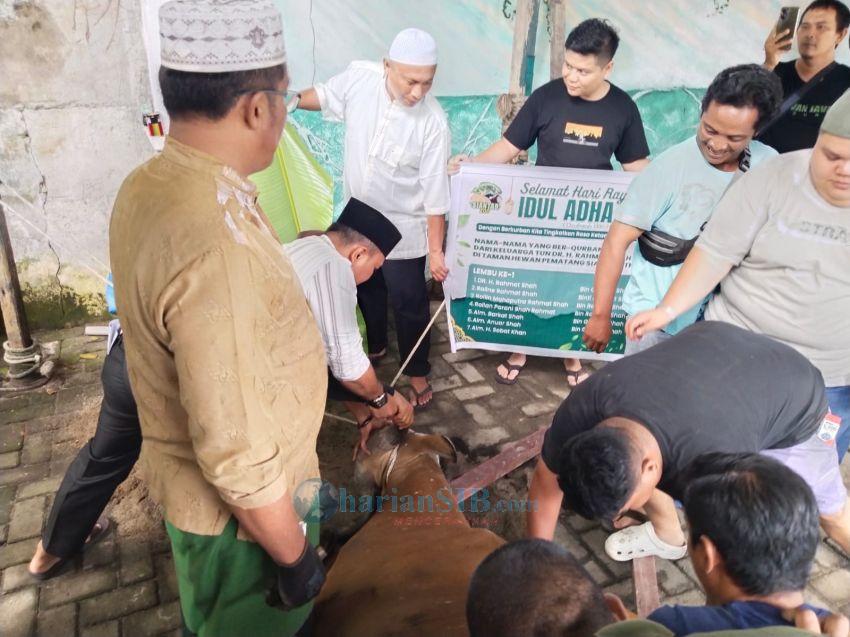 Idul Adha 1446 H, Keluarga Besar Dr H Rahmat Shah Sembelih Hewan Kurban di 20 Lokasi