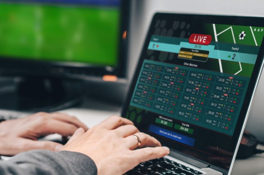 Ketagihan Judi Online, Pria Singapura Curi Angpau Pernikahan Rp 636 juta