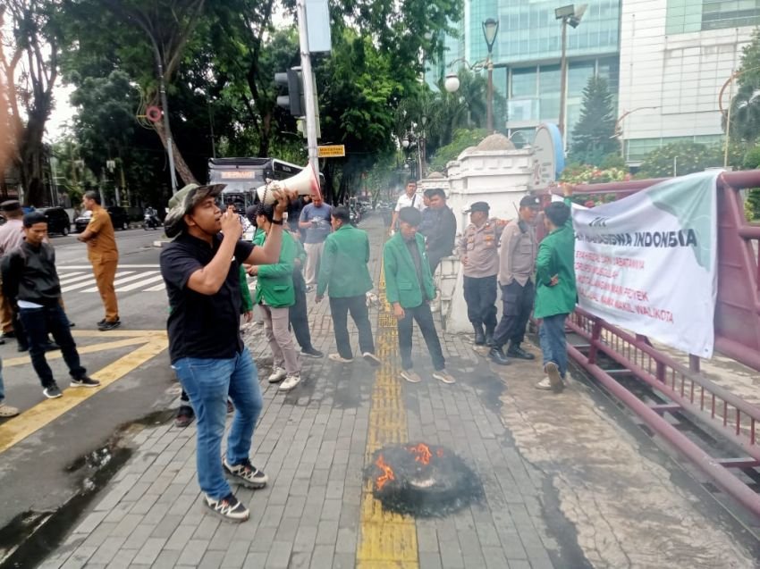 Massa JMI Demo di Kantor Wali Kota Medan, Minta Pembangunan Mushola Diusut