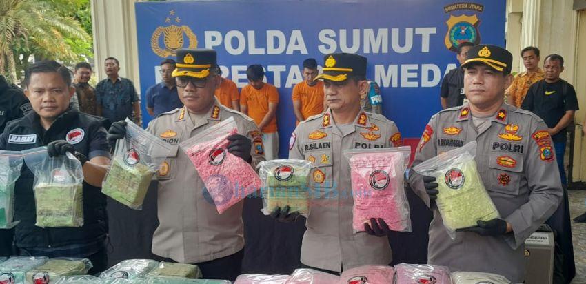Polisi Ringkus 3 Kurir Narkoba Jaringan Malaysia, 20 Kg Sabu dan 58.750 Butir Pil Ekstasi Disita