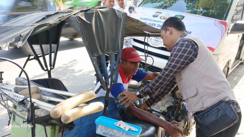 Polres Labuhanbatu Periksa Kesehatan Pengemudi Ojol dan Betor Sambut Hari Bhayangkara 2025
