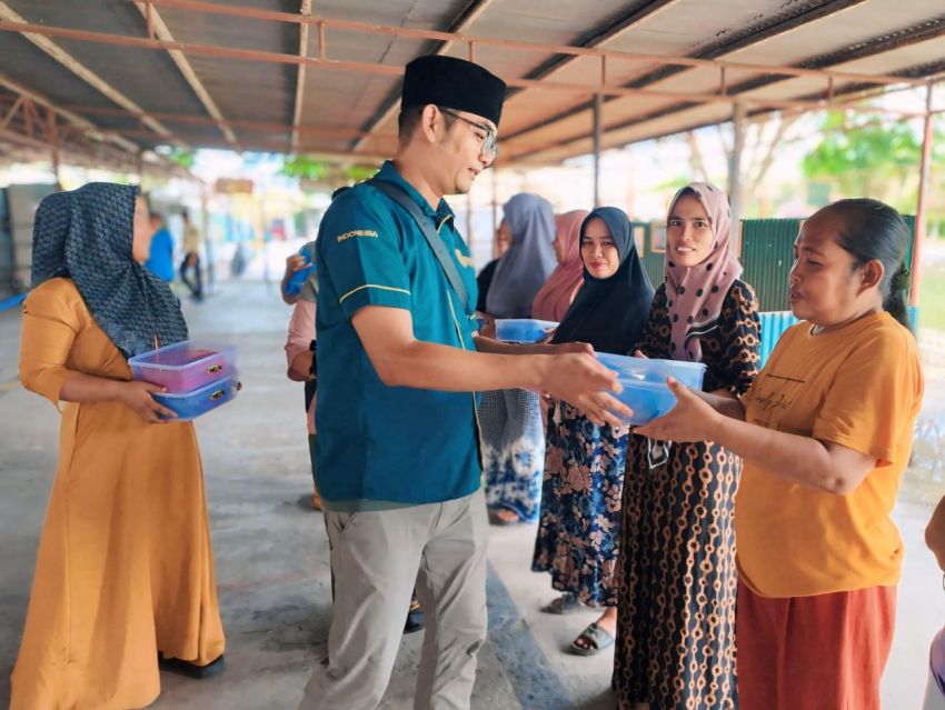 Regal Springs Indonesia Salurkan Hewan Kurban untuk Masyarakat