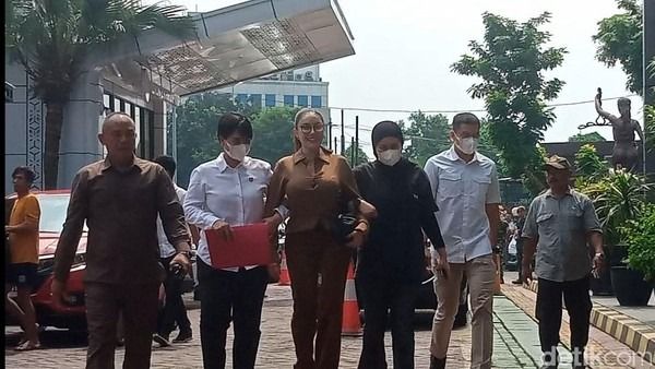 Nikita Mirzani Ditahan di Rutan Pondok Bambu, Asistennya di Cipinang