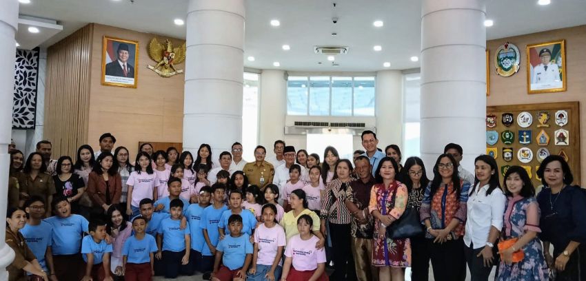 Sekda Sumut Berangkatkan Consolatio Children Choir ke Singapura