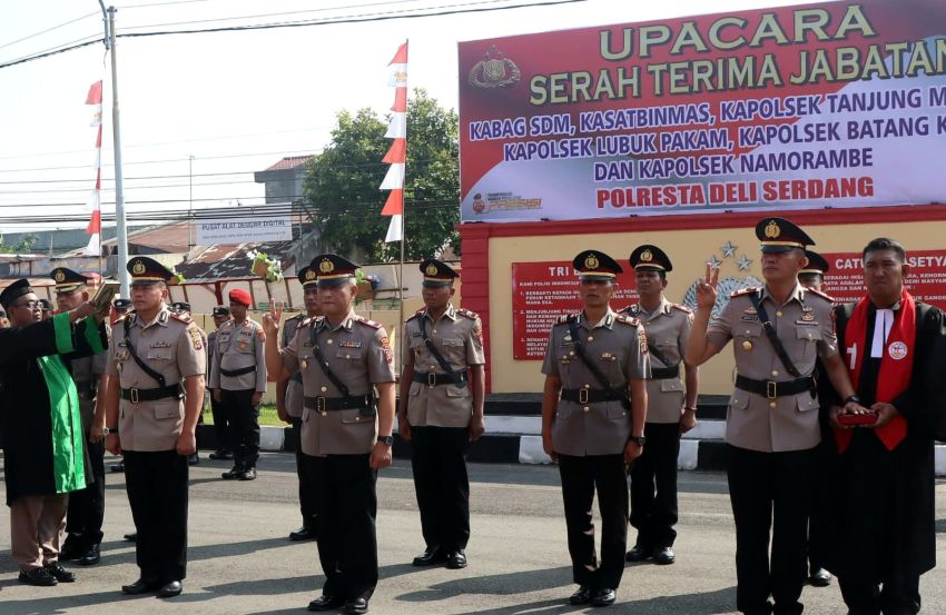 Kabag SDM, Kasat Binmas dan 4 Kapolsek Polresta Deliserdang Sertijab