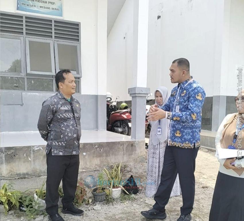 Kadisdik Sumut Tinjau SMKN 1 Medangderas, Apresiasi Program Sekolah 5 Hari dan Gerakan Sekolah Bersih