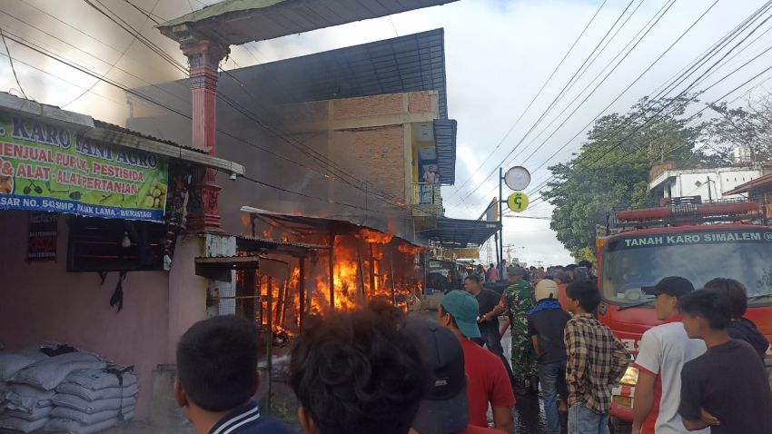 Tiga Rumah Terbakar di Berastagi Karo