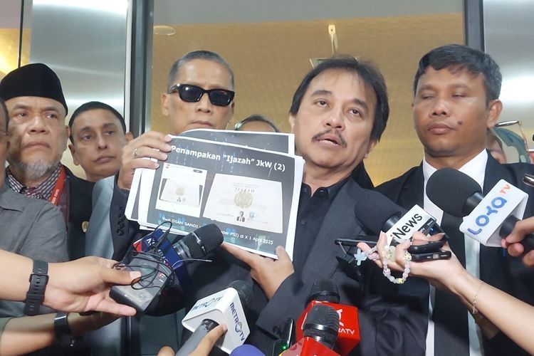 Yakin Ijazah Jokowi Palsu, Roy Suryo Bawa Bukti ke Bareskrim