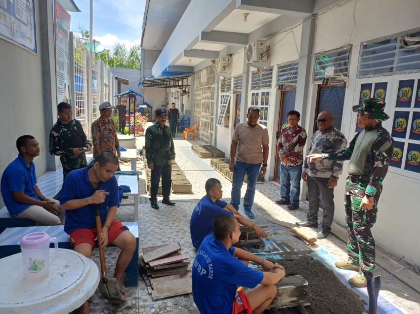 Kunjungi Lapas Barus, Dandim 0211/TT Tinjau Program Pembinaan Keterampilan WBP