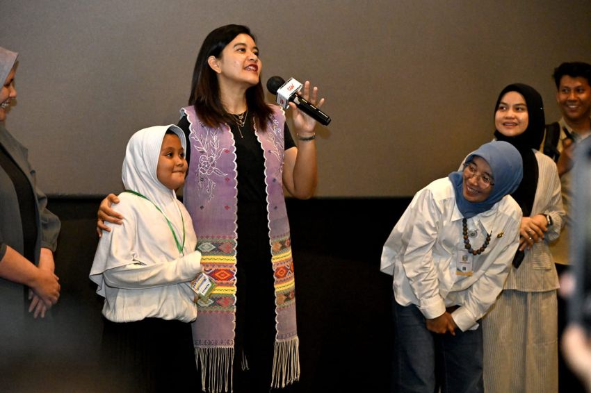 Meriahkan Hari Anak 2025, Kahiyang Ayu Nobar Film &lsquo;Jumbo&rsquo; Bersama 500 Anak Marginal