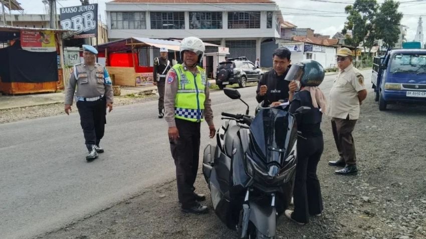 Hari Kedua Ops Patuh Toba 2025, Satlantas Polres Tanah Karo Tilang 25 Pengendara