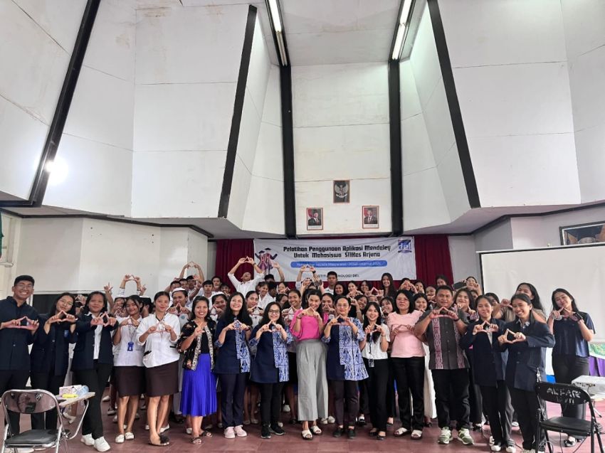 IT Del Latih Mahasiswa STIKes Arjuna Pemanfaatan Mendeley