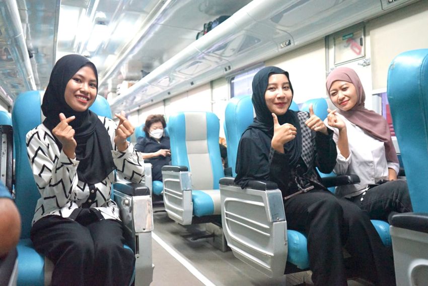 Kereta Api Diminati Masyarakat karena Nyaman dan Ramah Lingkungan