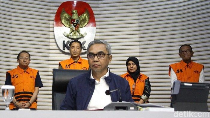 KPK Tahan Empat Tersangka Dugaan Pemerasan Izin TKA di Kemnaker