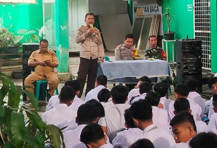 Polsek Hamparan Perak Sosialisasikan Bahaya Narkoba di Yayasan Al Washliyah