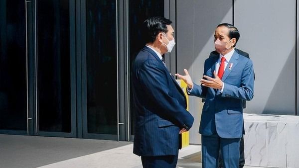 Luhut Temui Jokowi, Sampaikan Titipan Salam Prabowo hingga Doakan Kesembuhan