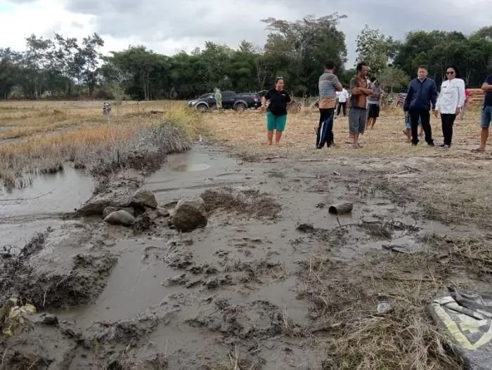 Geger! Semburan Lumpur Misterius Muncul Saat Pengeboran Sumur Dekat Danau Toba, Warga Samosir Heboh!