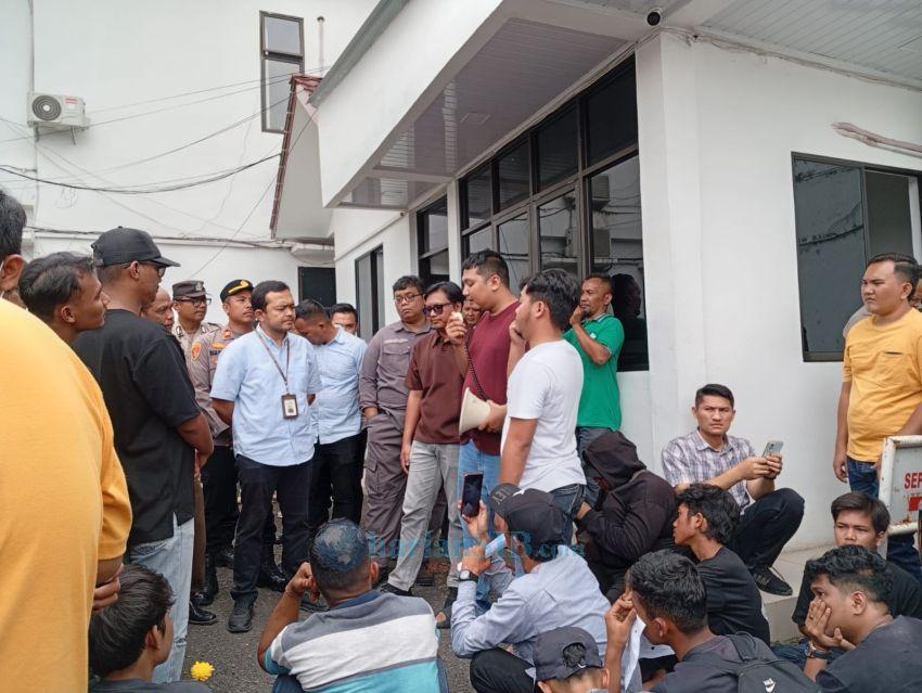 Gerakan Peduli Adhyaksa Pematangsiantar Geruduk Kantor Kejaksaan, Minta Oknum Jaksa yang Diduga Nakal Diperiksa