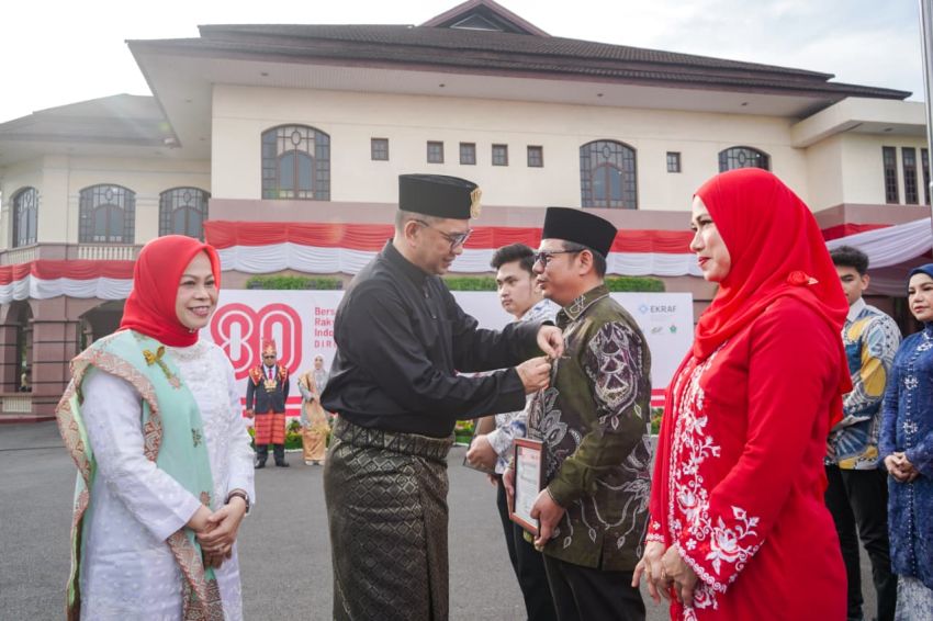 PTPN IV Regional I dan II Kukuhkan Semangat Kebersamaan dalam Upacara HUT ke-80 RI, Serahkan Penghargaan kepada 2.174 Orang