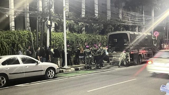 Marinir Berjaga di NasDem Tower Usai Massa HMI Sempat Blokade Jalan