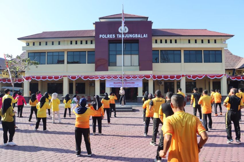 Jaga Stamina dan Kebugaran, Personil Polres Tanjungbalai Olah Raga Bersama