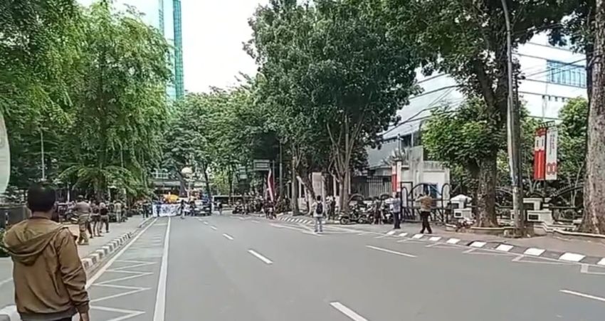 Puluhan Pengunjuk Rasa Mulai Datangi DPRD Sumut