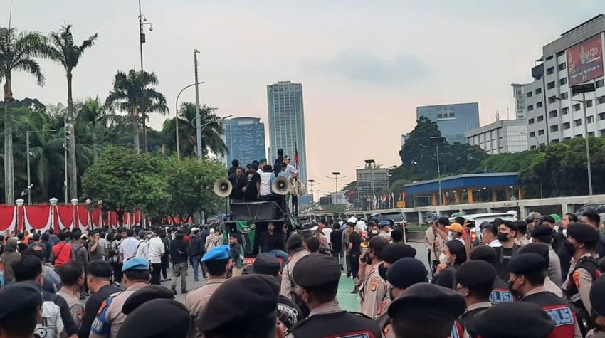 Demo di DPR Ricuh, 15 Orang Ditangkap, Massa Mahasiswa Bubarkan Diri