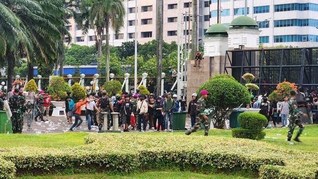 Gedung DPR Dijebol Massa, Demokrasi Indonesia Memasuki Babak Kritis