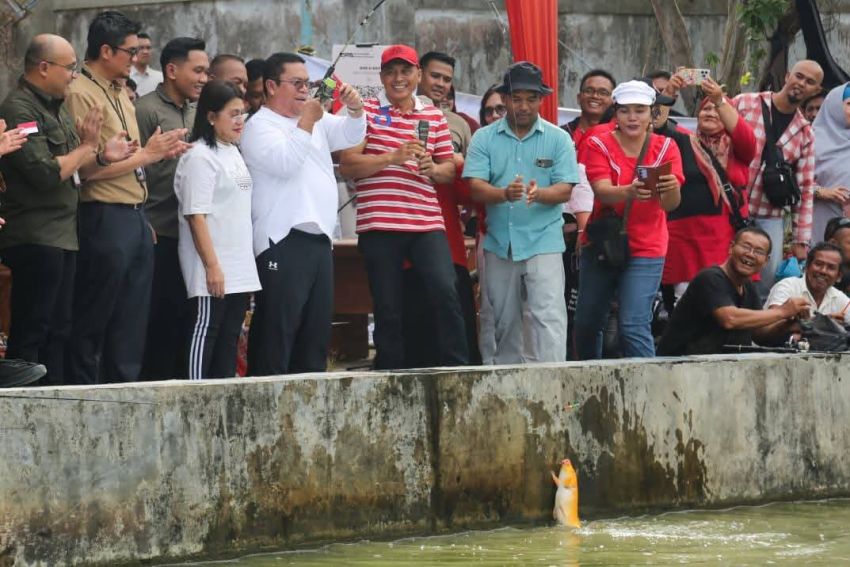 Meriahkan HUT ke -80 Kemerdekaan, Wali Kota Mancing Bersama Masyarakat
