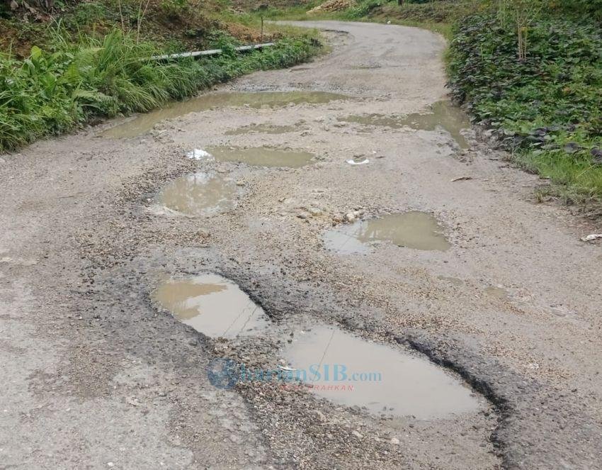 Jalan Penghubung Kabupaten dan Kota di Nias Utara Rusak, Warga Minta Segera Diperbaiki