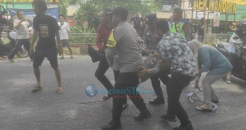 Kanit Lantas Polsek Kualuh Hulu Ditabrak Truk Saat Amankan Unjuk Rasa di Aekkanopan