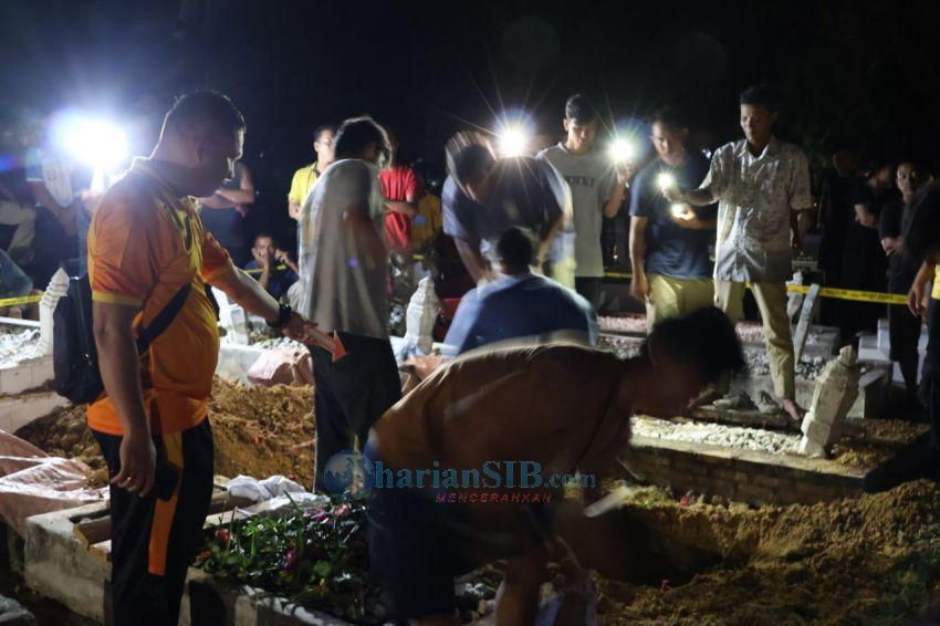Curiga Ada Motif Lain, Polres Labusel Bongkar Makam Lakukan Penyelidikan
