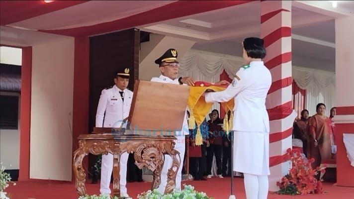 Bupati Tapteng Masinton Pimpin Upacara HUT ke-80 RI