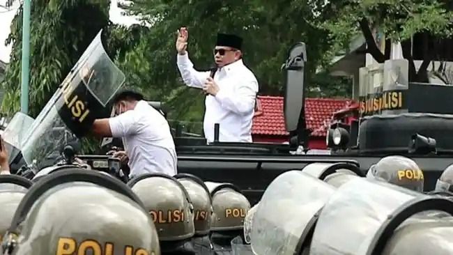 Demo Ricuh, Bupati Pati Dilempari Botol dan Sandal