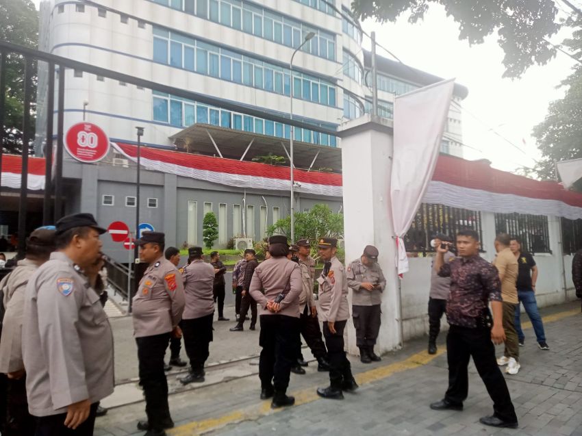 Unjuk Rasa Massa Cipayung, 400 Lebih Personil Polisi Disiagakan Amankan Gedung DPRD Medan