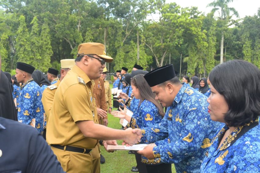 Bupati Deliserdang Serahkan 59 SK Guru PPPK, Ingatkan ASN Jangan Jadi Pemborong