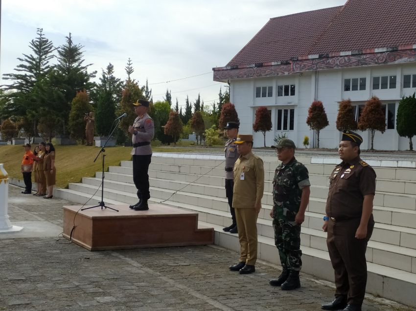 Kapolres Humbahas Pimpin Apel Gelar Pasukan dan Peralatan Kesiapsiagaan Penanggulangan Bencana