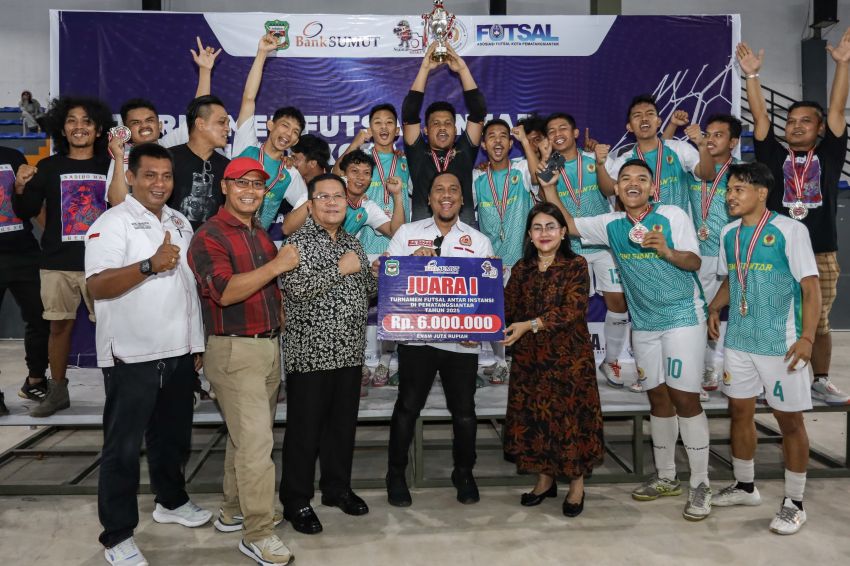 Kalahkan Bank Indonesia 3-2, KONI Pematangsiantar Juara Turnamen Futsal Antarinstansi