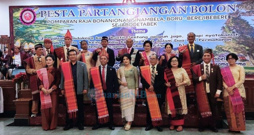 Pesta Partangiangan Pomparan Raja Bonanionan Sinambela, Makdin Sinambela Ketua Umum