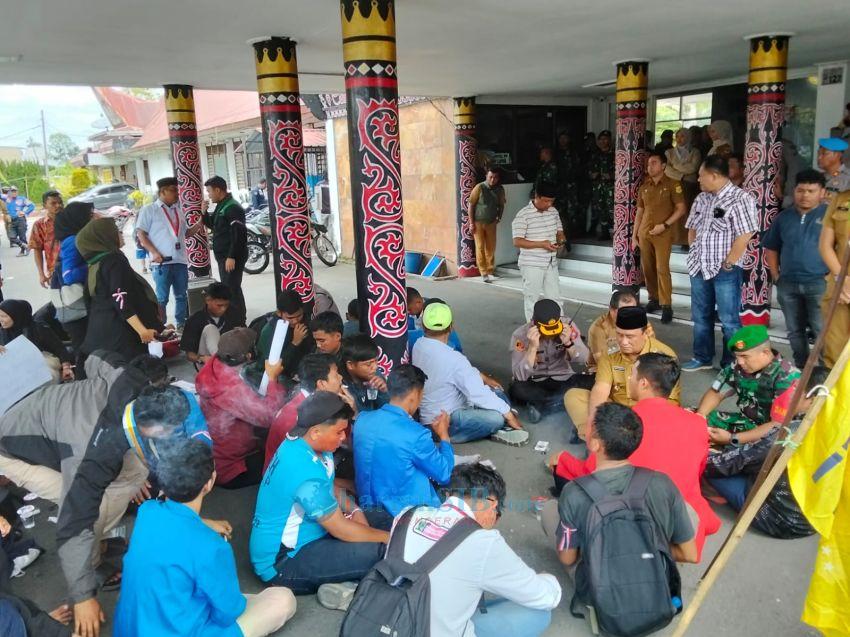 Wakil Bupati Dairi Terima Demo Mahasiswa Dairi