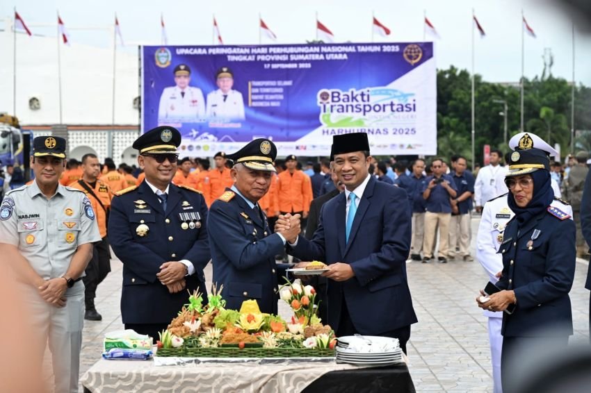 Pimpin Upacara Harhubnas 2025, Wagubsu Surya : Transportasi Adalah Jalan Kehidupan