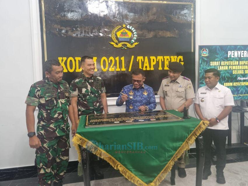 Pemkab Tapteng Serahkan 100 Hektare Tanah Negara untuk Pembangunan Batalyon TP 905 TNI AD