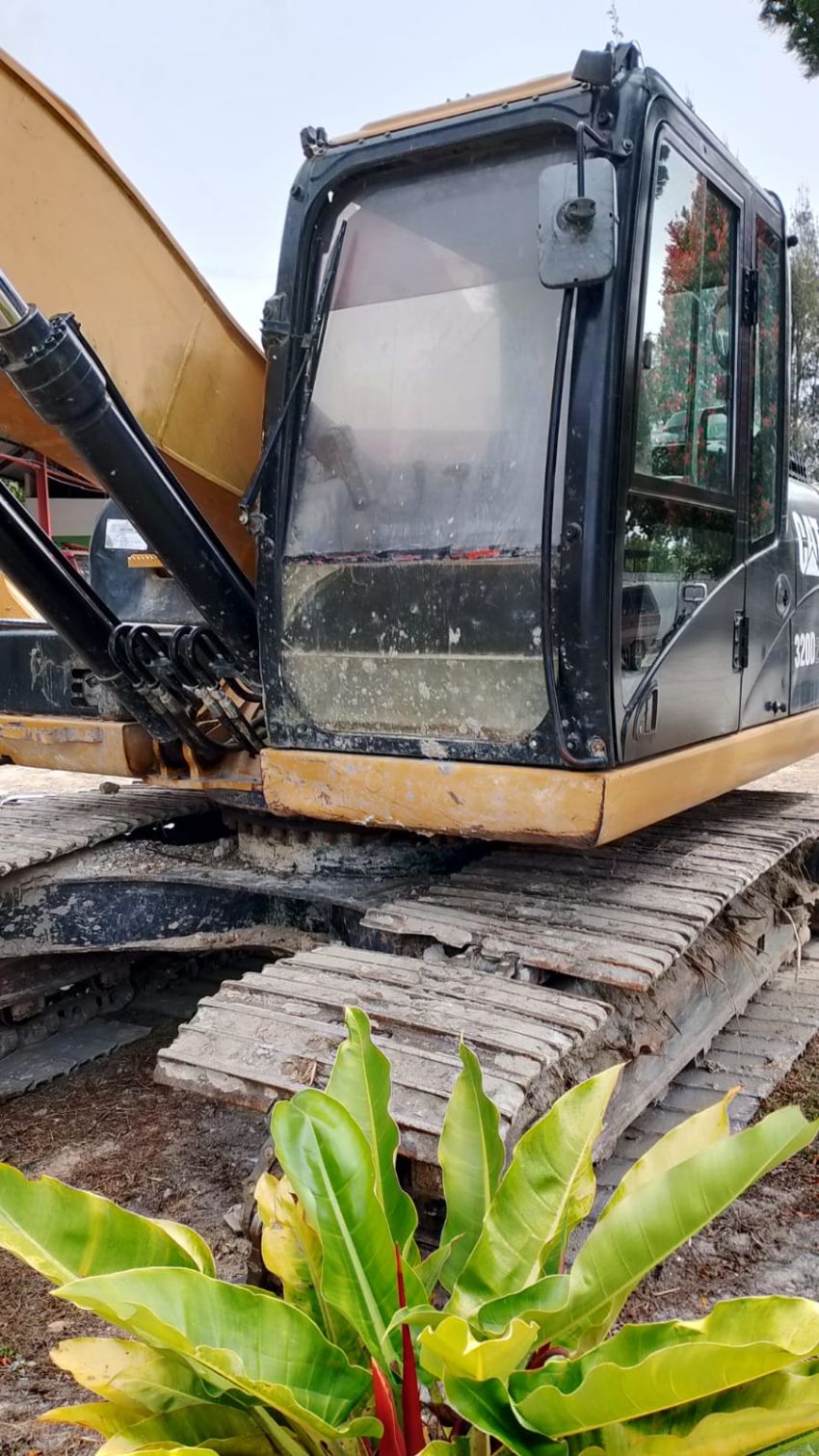 Miris! Suku Cadang Excavator CAT Pemkab Humbahas Raib Digondol Maling