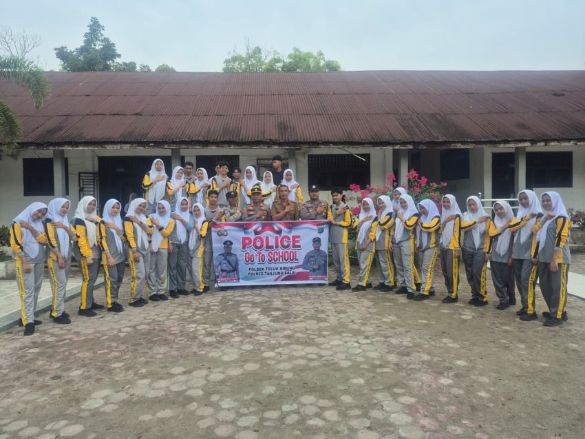 Antisipasi Kenakalan Remaja, Polsek Teluk Nibung Gelar Police Goes to School